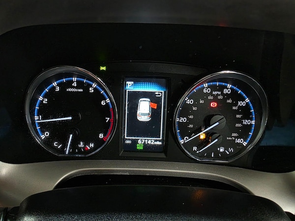 Used Toyota RAV4 2017 for sale - 74895647: Photo 11