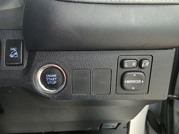 Used Toyota RAV4 2017 for sale - 74895647: Photo 16