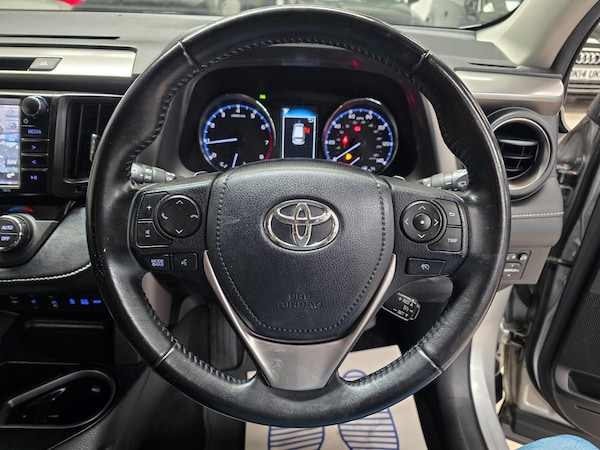 Used Toyota RAV4 2017 for sale - 74895647: Photo 17