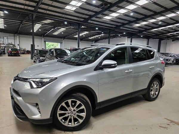 Used Toyota RAV4 2017 for sale - 74895647: Photo 1