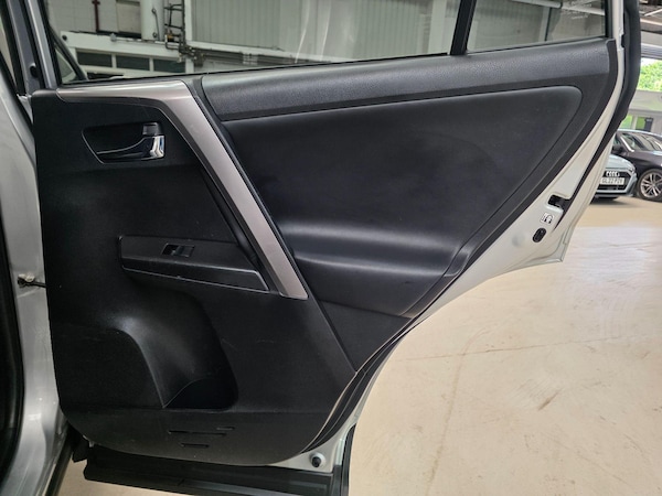 Used Toyota RAV4 2017 for sale - 74895647: Photo 22