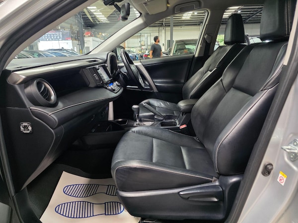 Used Toyota RAV4 2017 for sale - 74895647: Photo 26