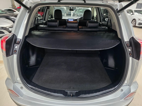 Used Toyota RAV4 2017 for sale - 74895647: Photo 29