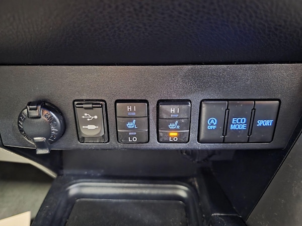 Used Toyota RAV4 2017 for sale - 74895647: Photo 9