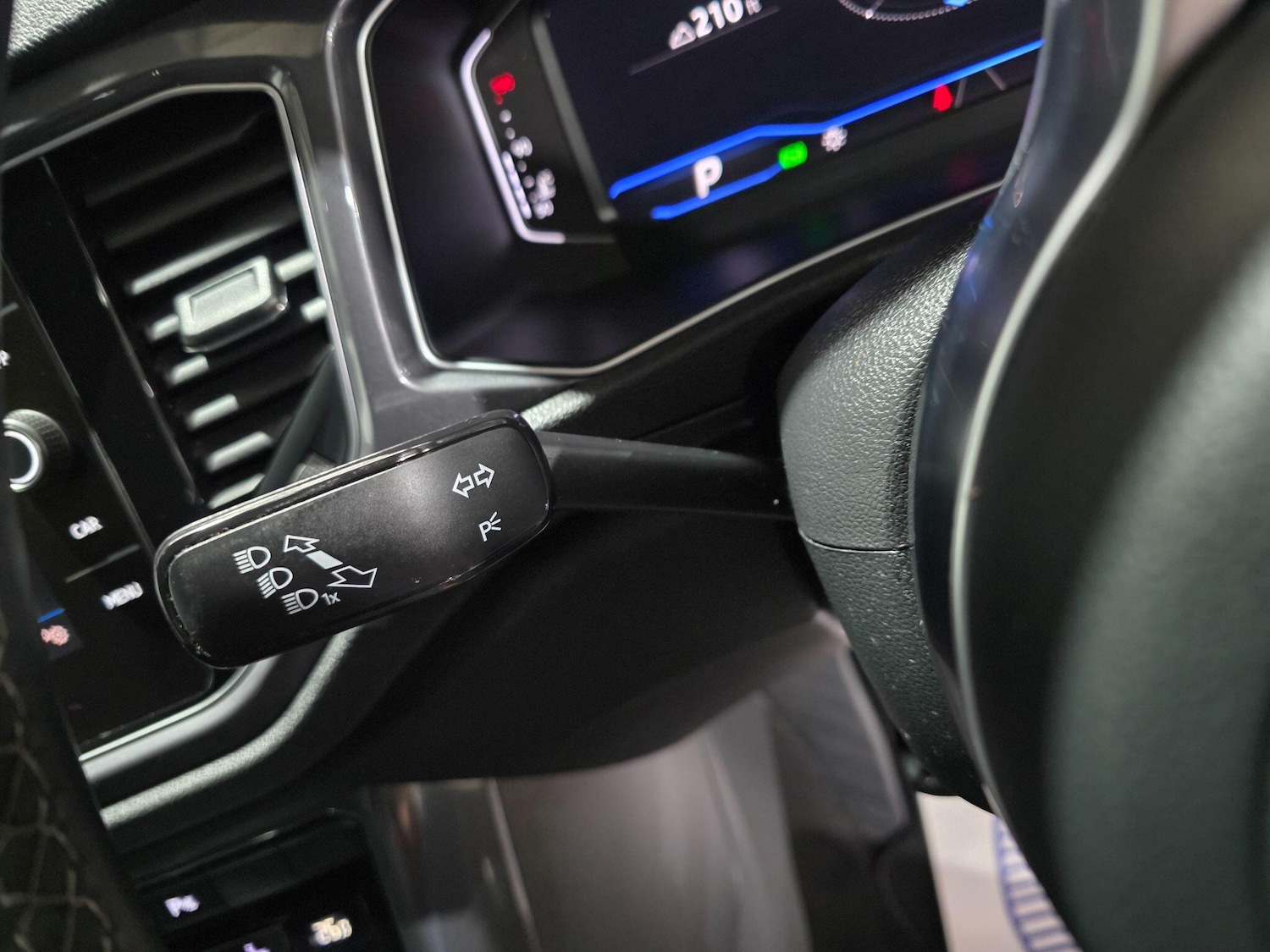 Used Volkswagen T-Roc 2021 for sale - 76801129: Photo 21