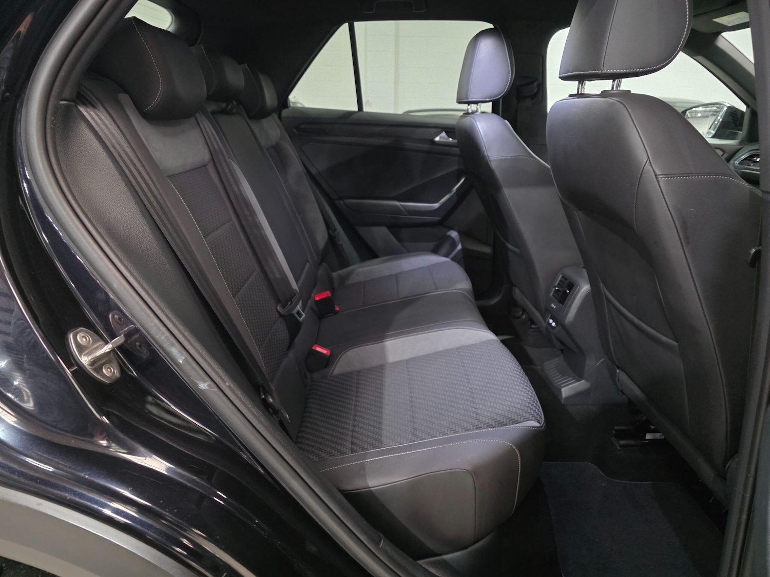 Used Volkswagen T-Roc 2021 for sale - 76801129: Photo 24