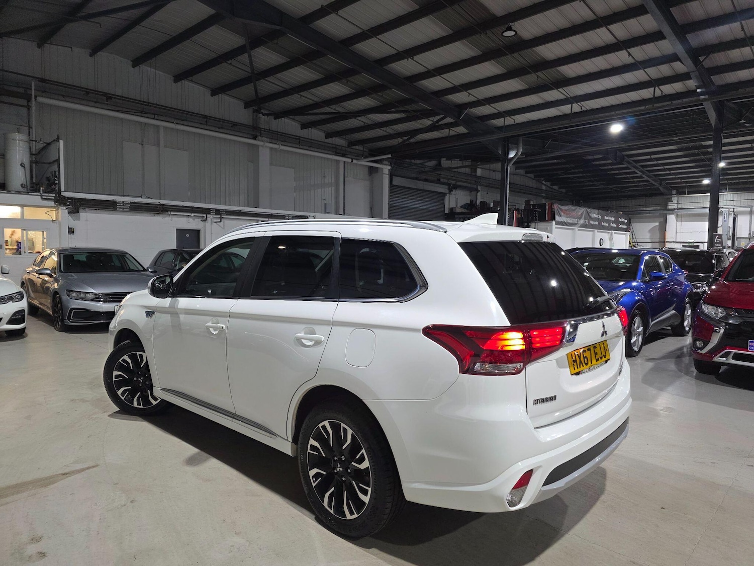 Used Mitsubishi Outlander 2017 for sale - 77040918: Photo 29