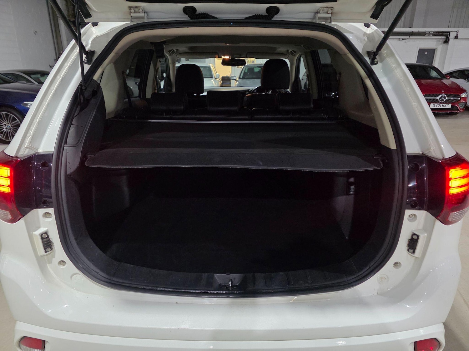 Used Mitsubishi Outlander 2017 for sale - 77040918: Photo 30