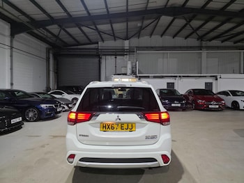 Used Mitsubishi Outlander 2017 for sale - 77040918: Photo