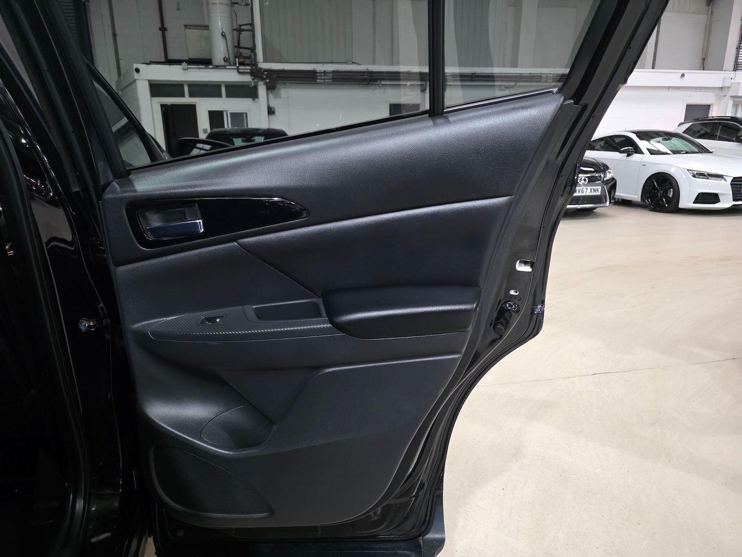 Used Mitsubishi Eclipse Cross 2019 for sale - 76666970: Photo 23