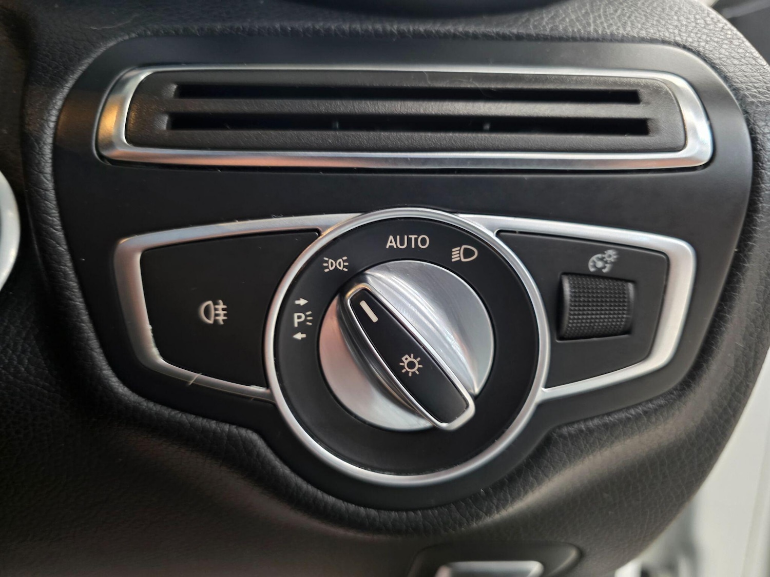 Used Mercedes-Benz C Class 2018 for sale - 76987614: Photo 21