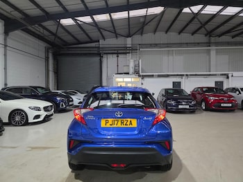 Used Toyota C-HR 2017 for sale - 77330849: Photo