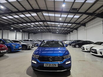 Used Volkswagen T-Roc 2021 for sale - 77575335: Photo