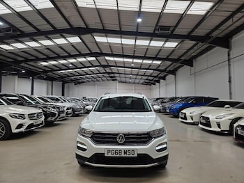 Used Volkswagen T-Roc 2019 for sale - 79050021: Photo