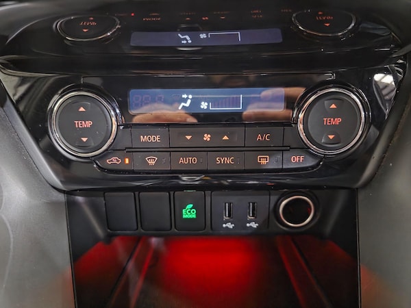 Used Mitsubishi Eclipse Cross 2018 for sale - 76042072: Photo 10