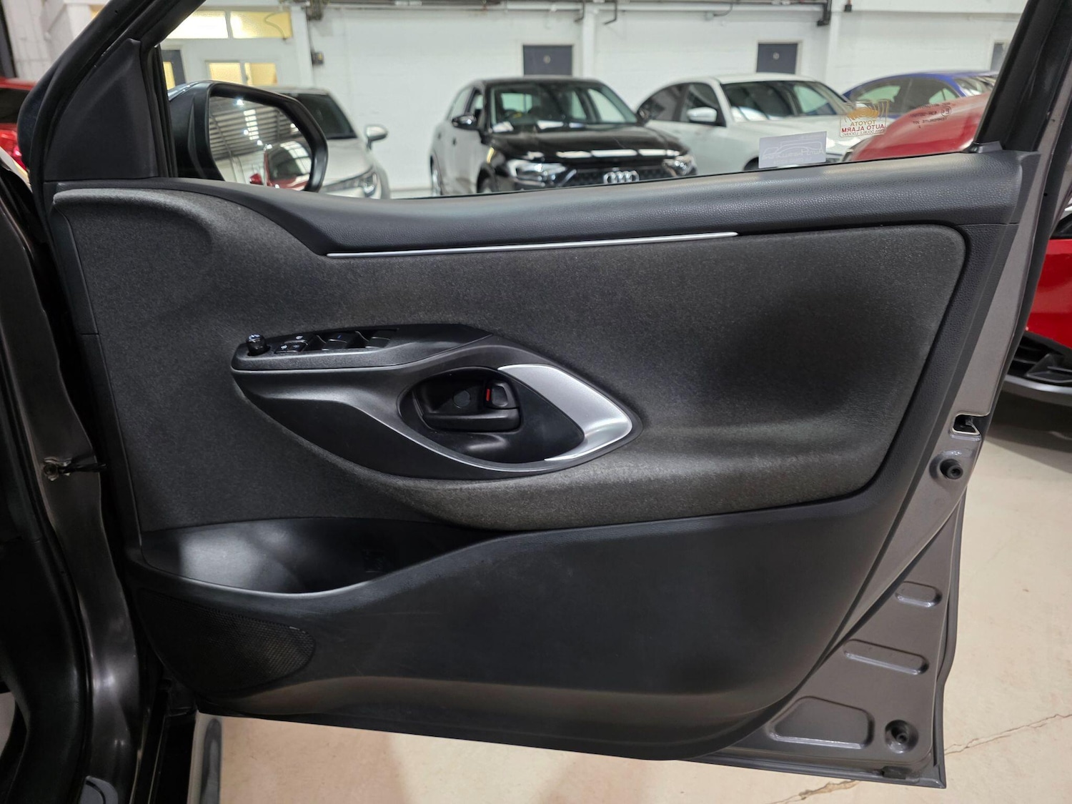 Used Toyota Yaris 2022 for sale - 76408668: Photo 12