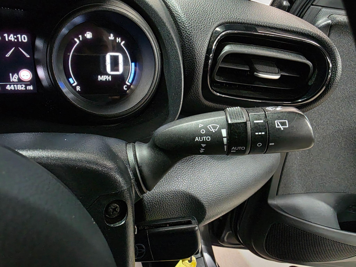 Used Toyota Yaris 2022 for sale - 76408668: Photo 17