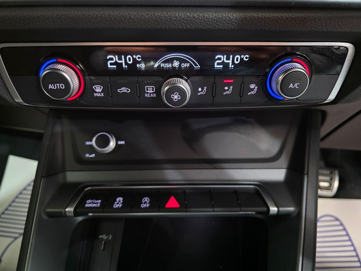 Used Audi Q3 for sale - 76989408: Photo 10