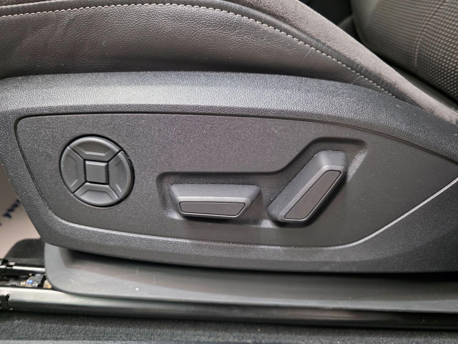 Used Audi Q3 for sale - 76989408: Photo 15