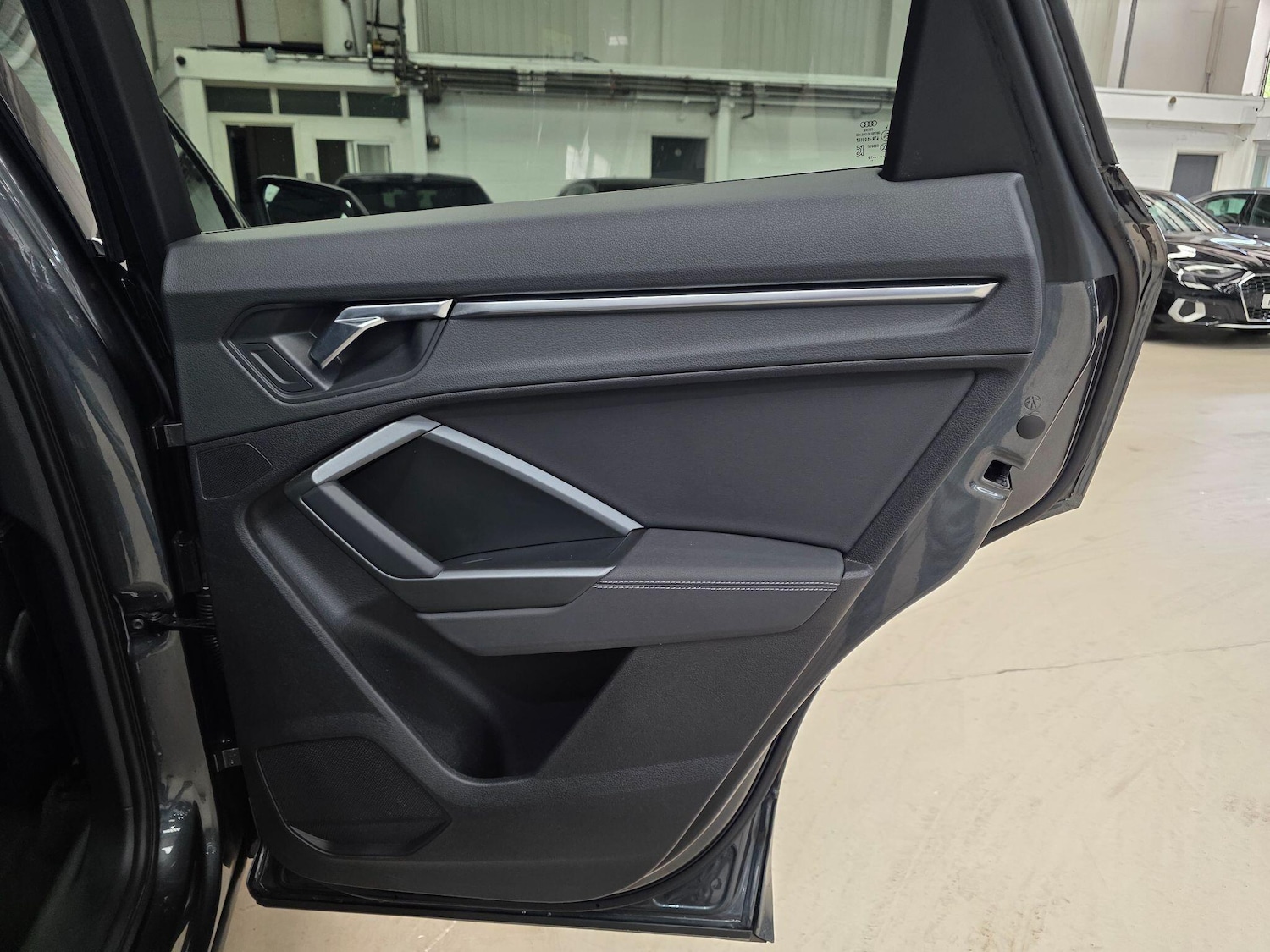 Used Audi Q3 for sale - 76989408: Photo 25