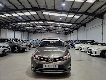 Used Toyota Verso 2016 for sale - 75757160: Photo