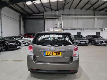 Used Toyota Verso 2016 for sale - 75757160: Photo