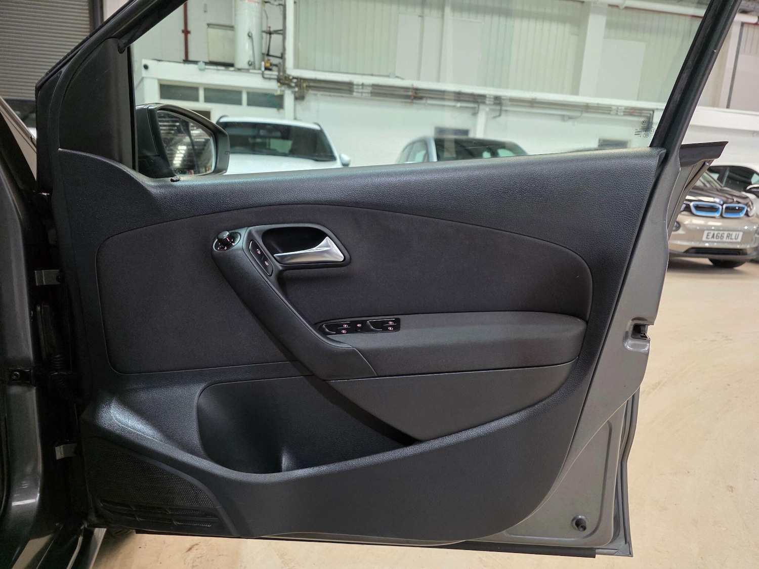 Used Volkswagen Polo 2010 for sale - 77484430: Photo 10