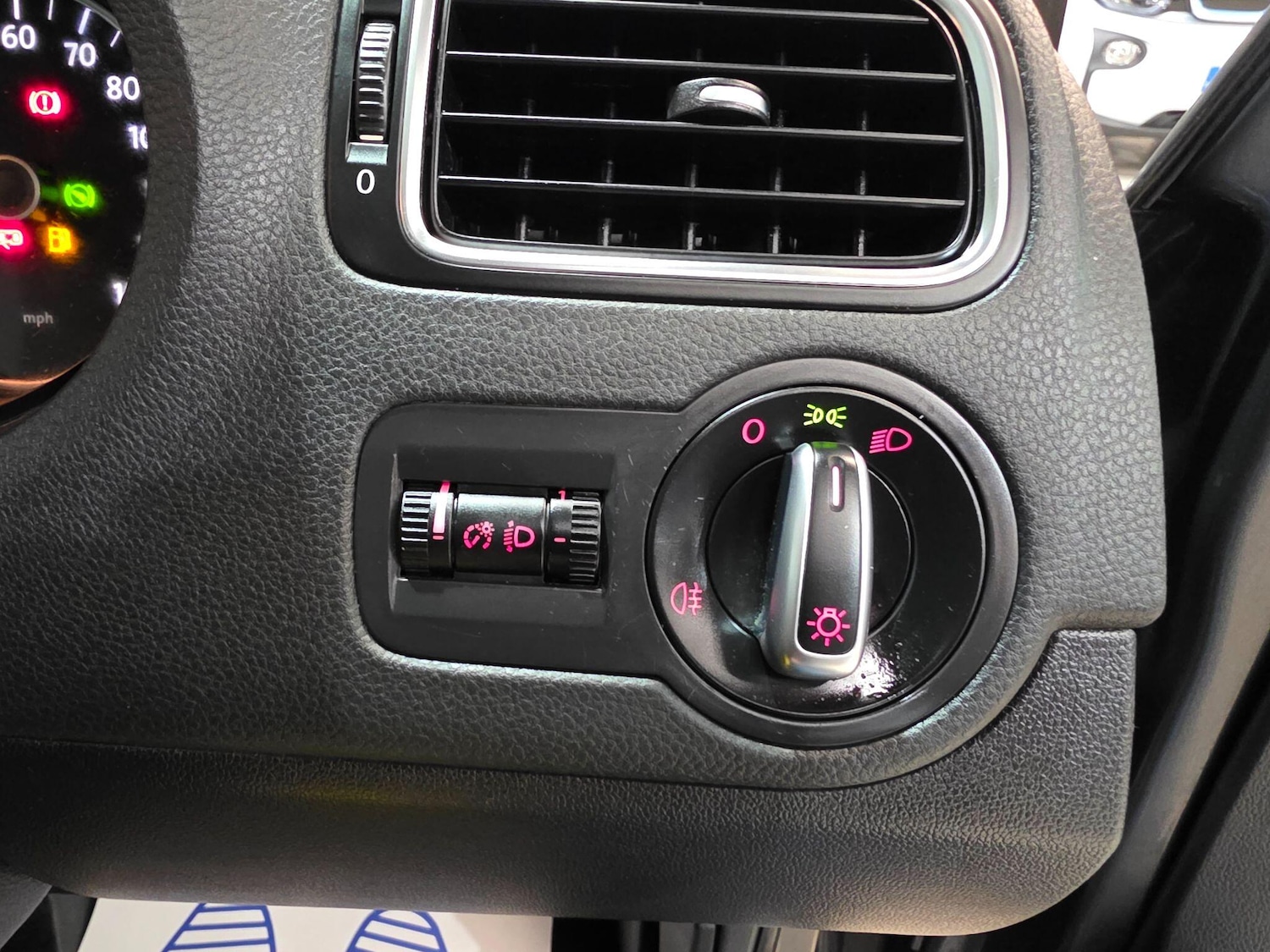 Used Volkswagen Polo 2010 for sale - 77484430: Photo 13