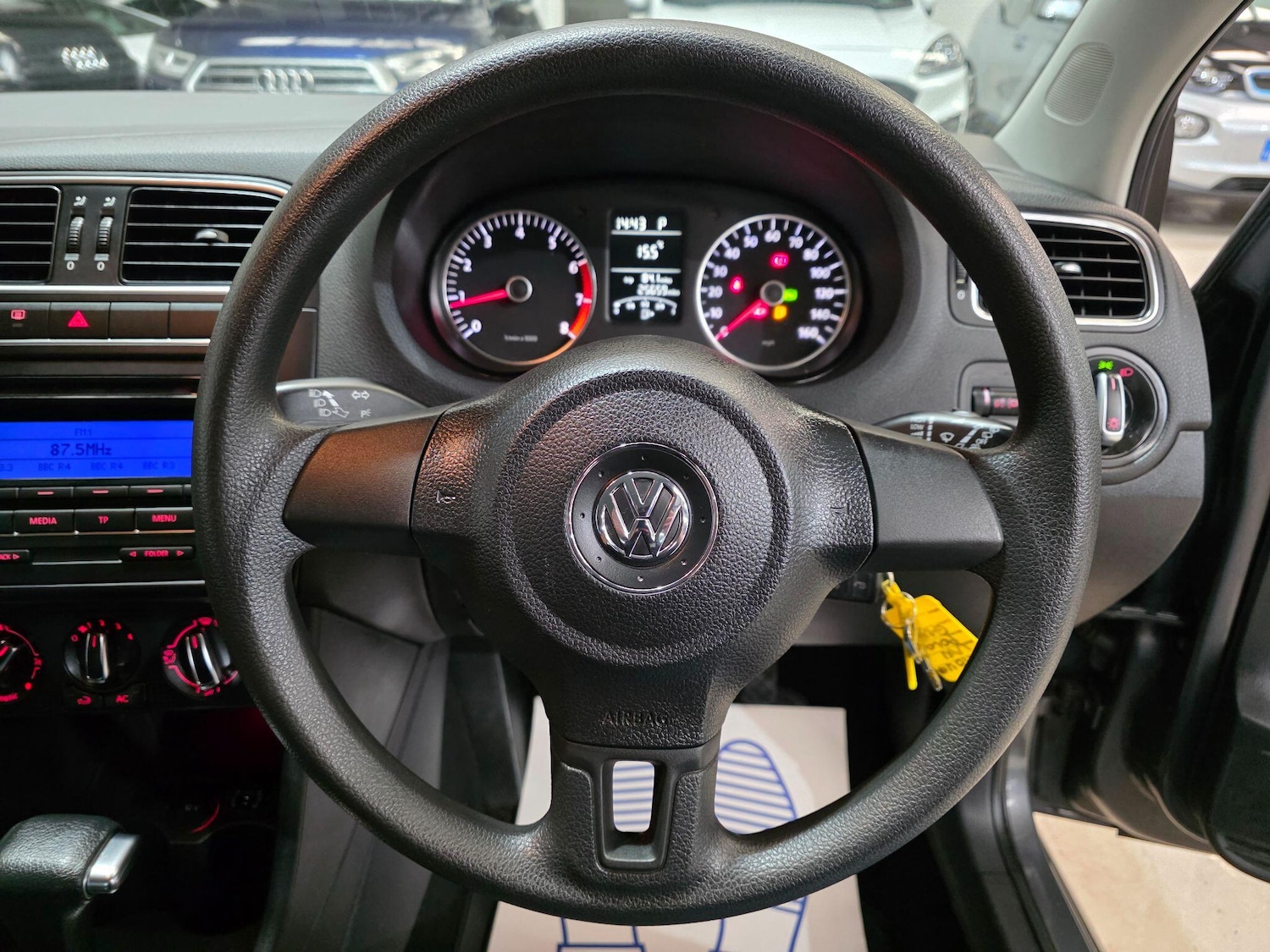 Used Volkswagen Polo 2010 for sale - 77484430: Photo 14