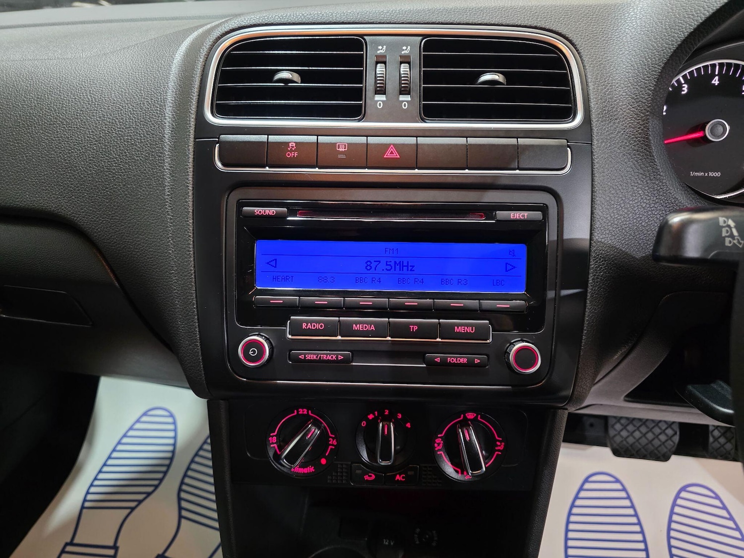 Used Volkswagen Polo 2010 for sale - 77484430: Photo 7