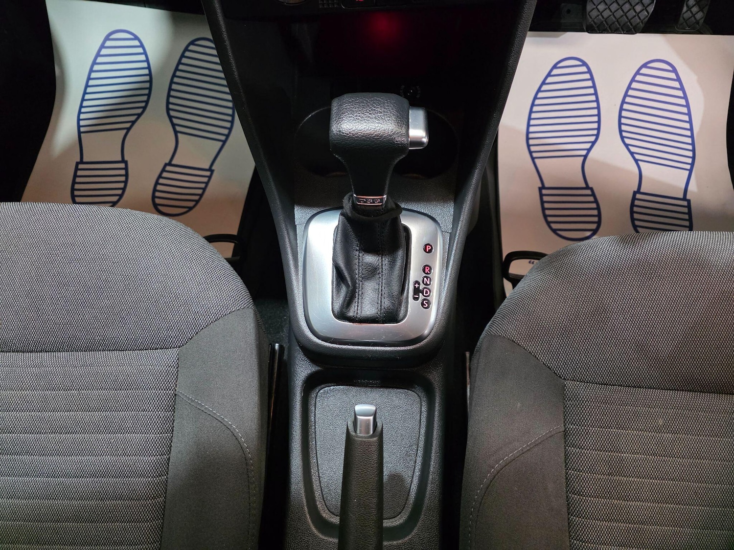 Used Volkswagen Polo 2010 for sale - 77484430: Photo 8