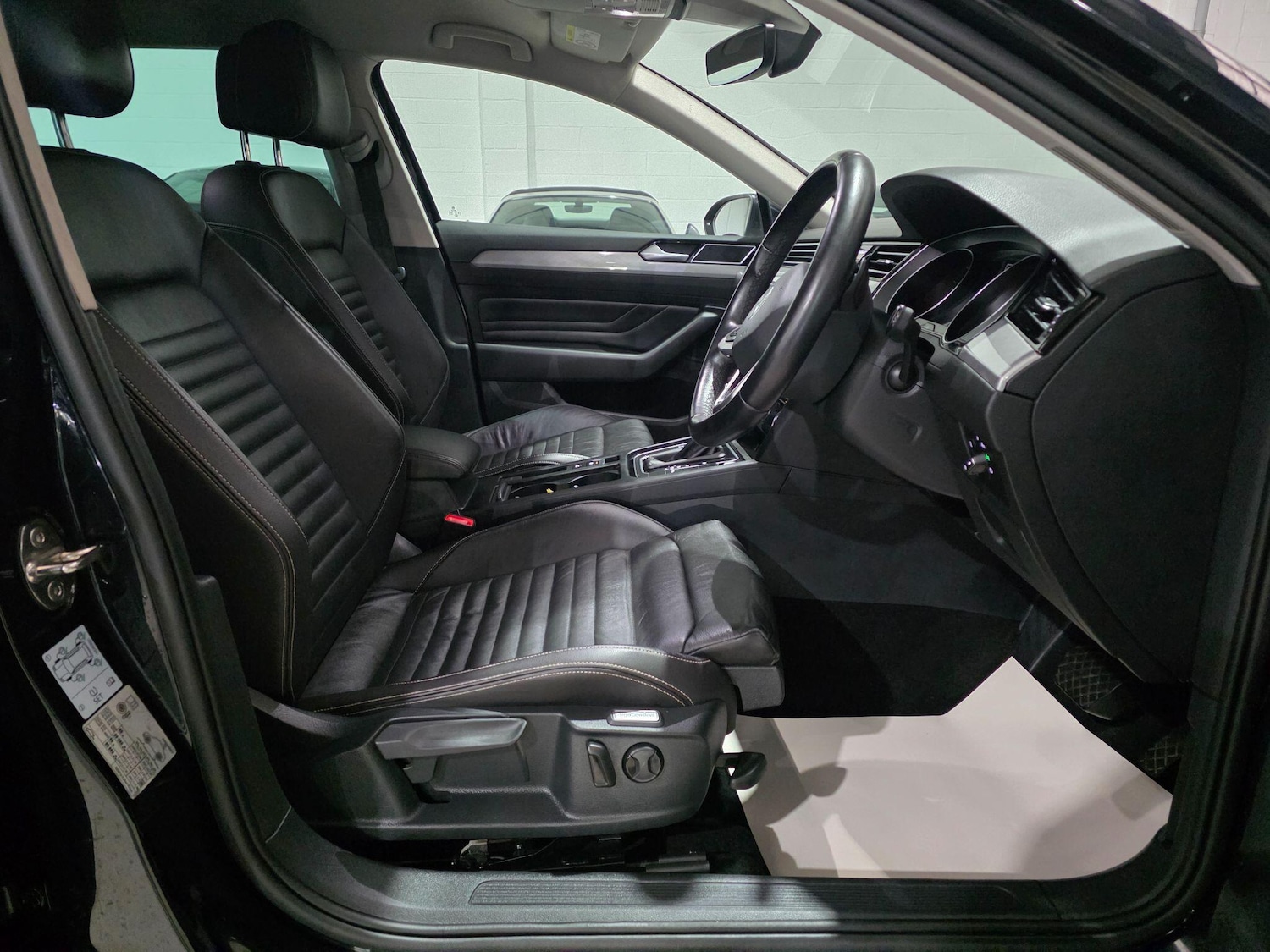 Used Volkswagen Passat 2022 for sale - 76995356: Photo 6