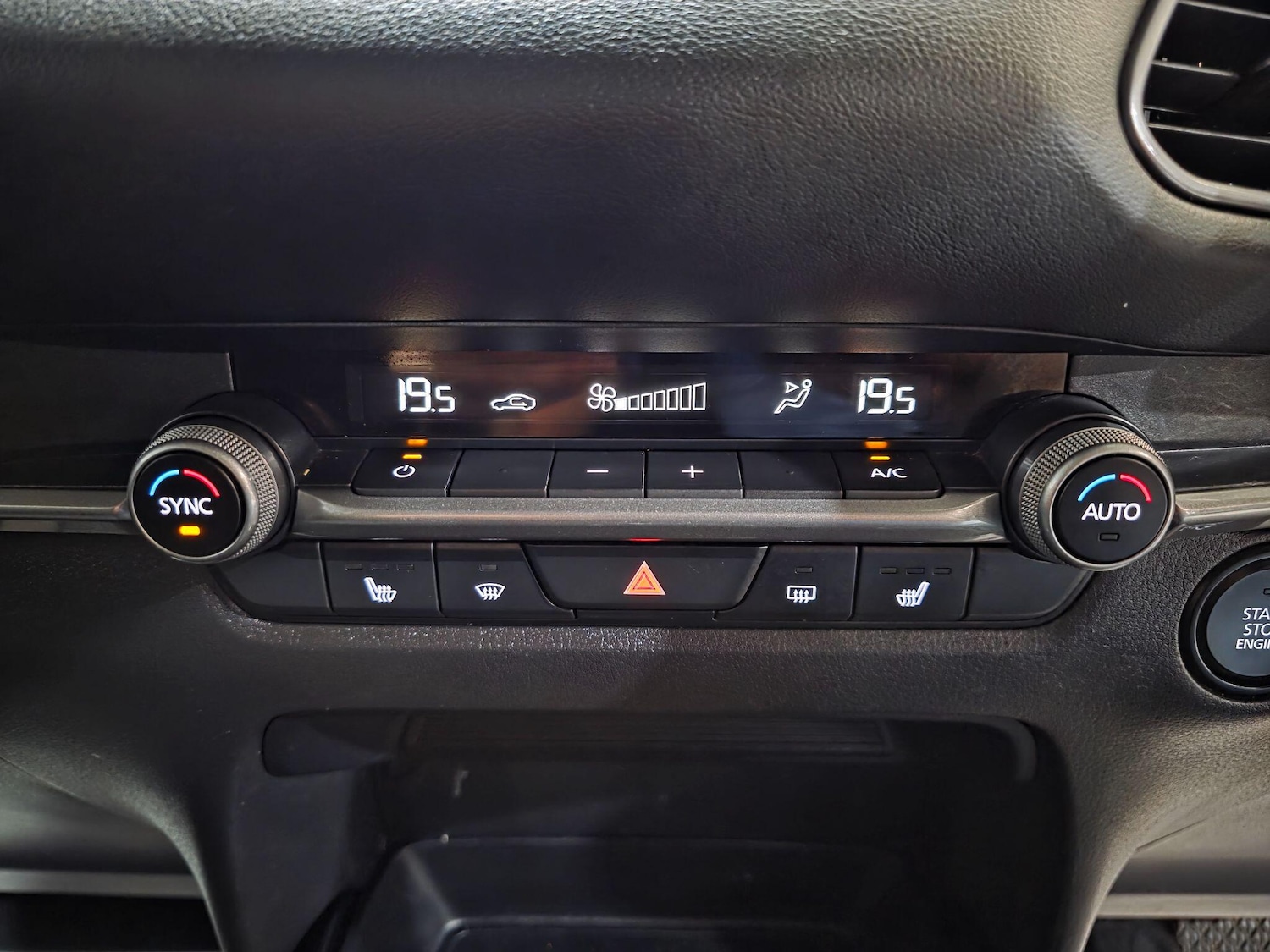 Used Mazda CX-30 2023 for sale - 76988882: Photo 9