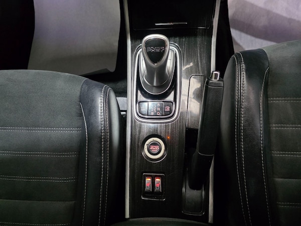 Used Mitsubishi Outlander 2017 for sale - 75506866: Photo 8