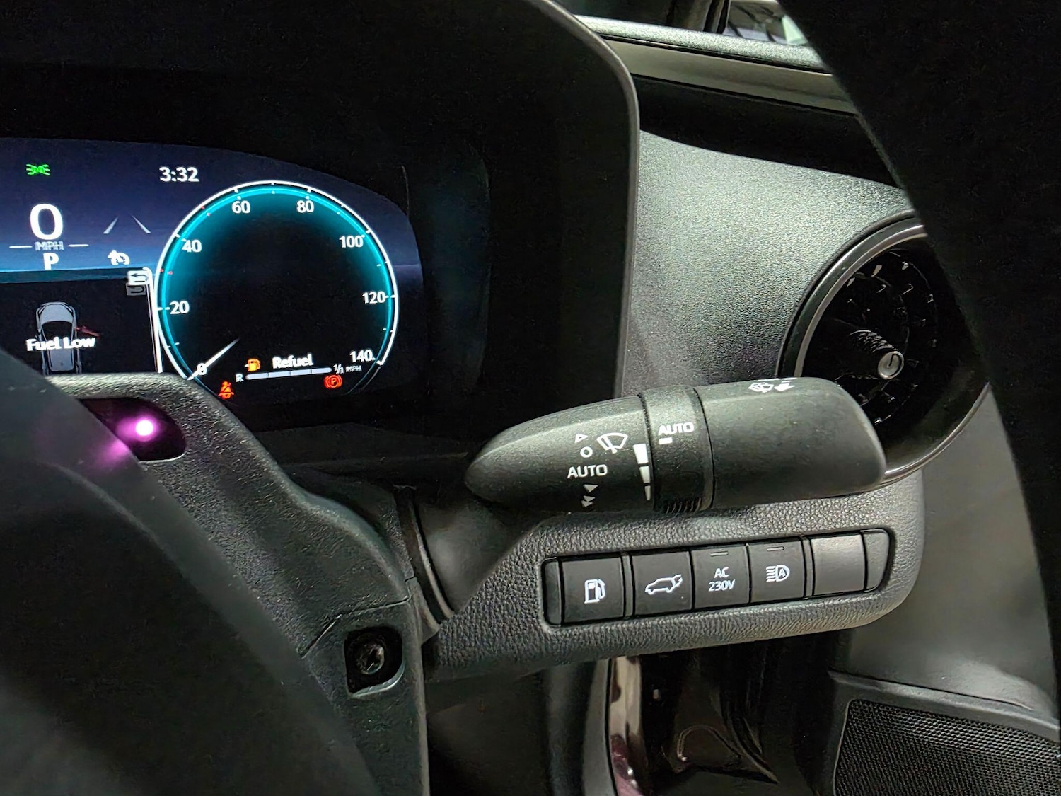 Used Toyota C-HR 2024 for sale - 76926552: Photo 23