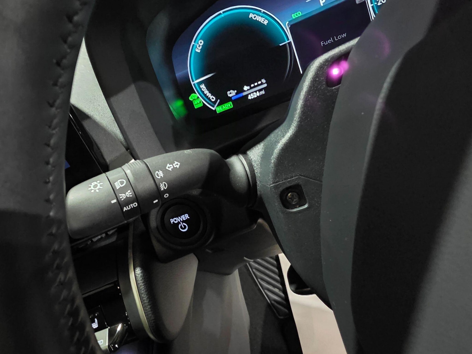 Used Toyota C-HR 2024 for sale - 76926552: Photo 24