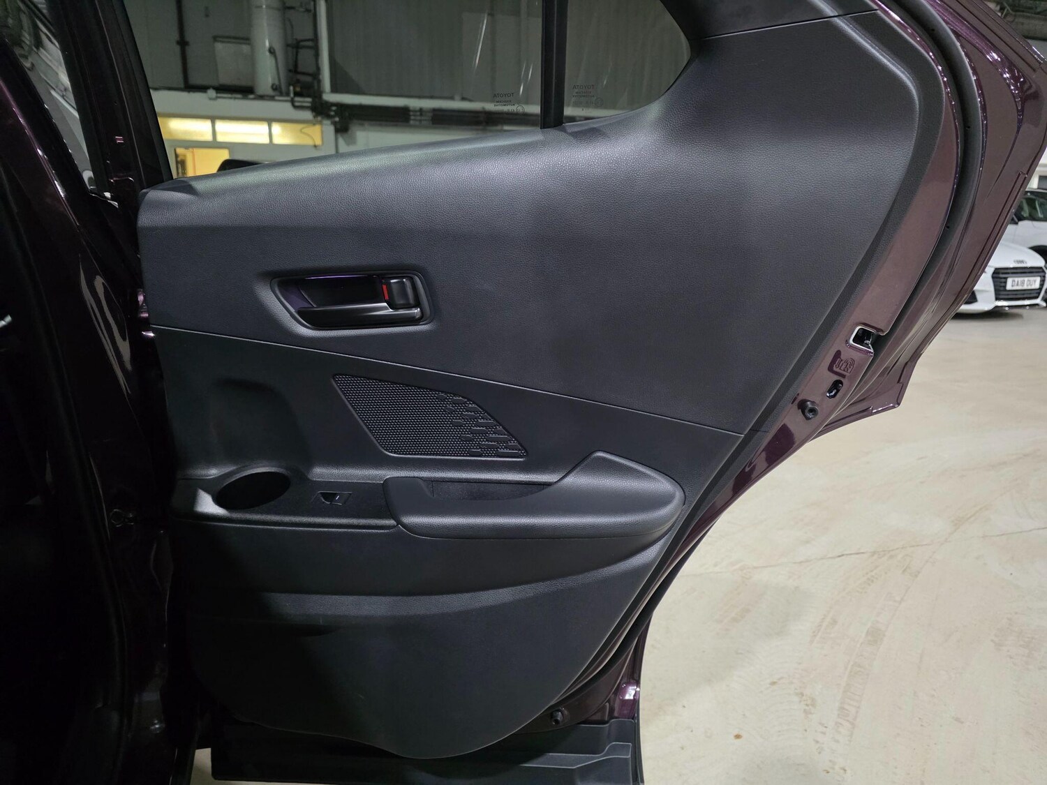 Used Toyota C-HR 2024 for sale - 76926552: Photo 25