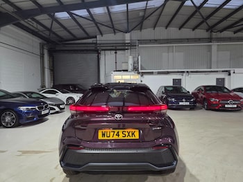 Used Toyota C-HR 2024 for sale - 76926552: Photo