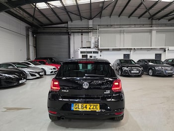 Used Volkswagen Polo 2015 for sale - 75552232: Photo