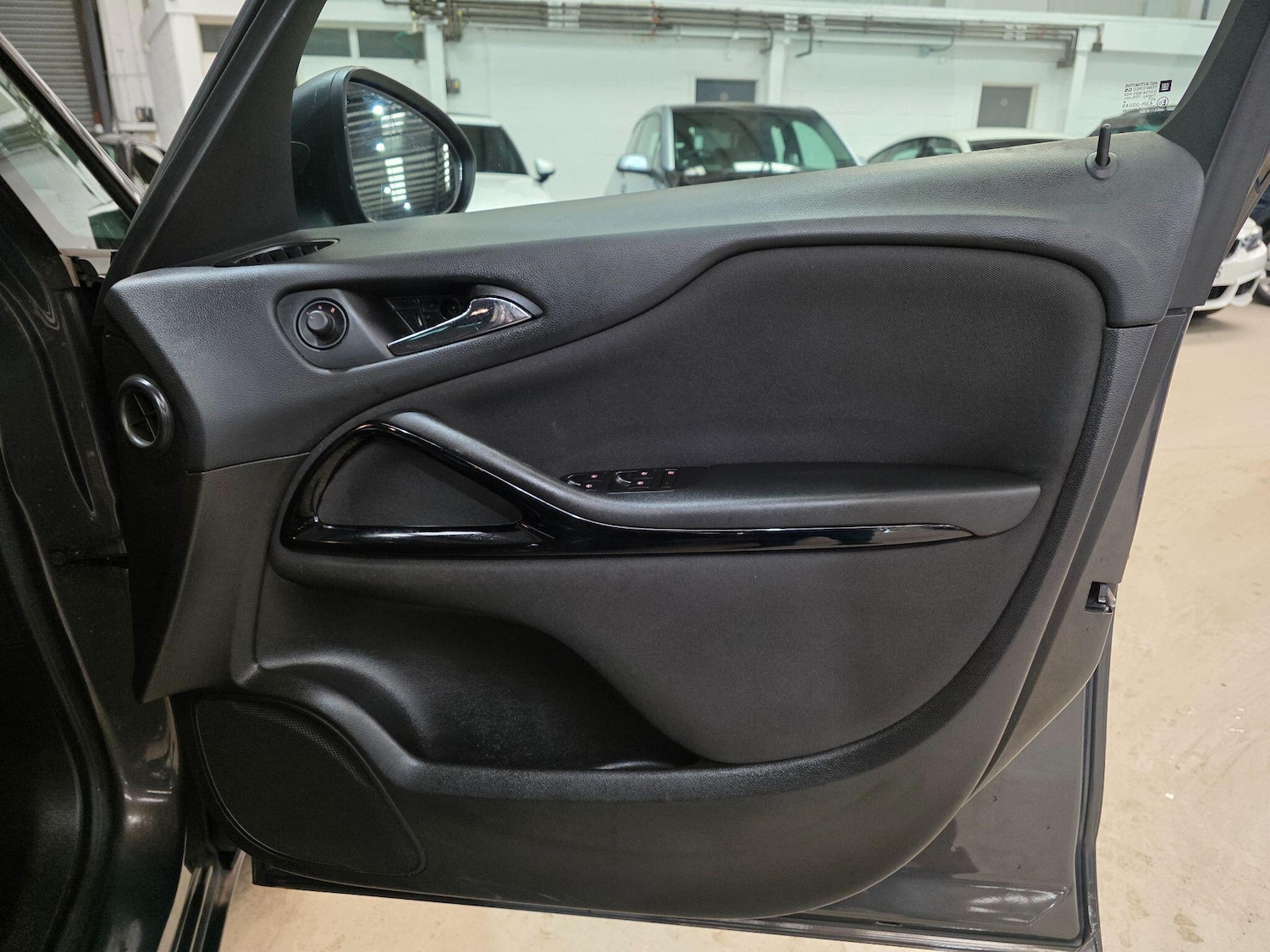 Used Vauxhall Zafira Tourer for sale - 77957975: Photo 11