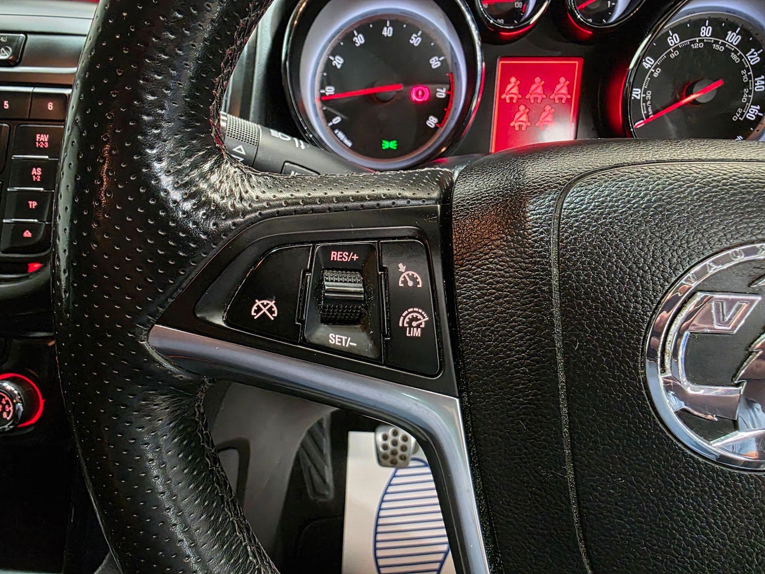 Used Vauxhall Zafira Tourer for sale - 77957975: Photo 17