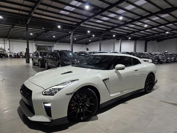 Used Nissan GT-R 2017 for sale - 76167575: Photo 1