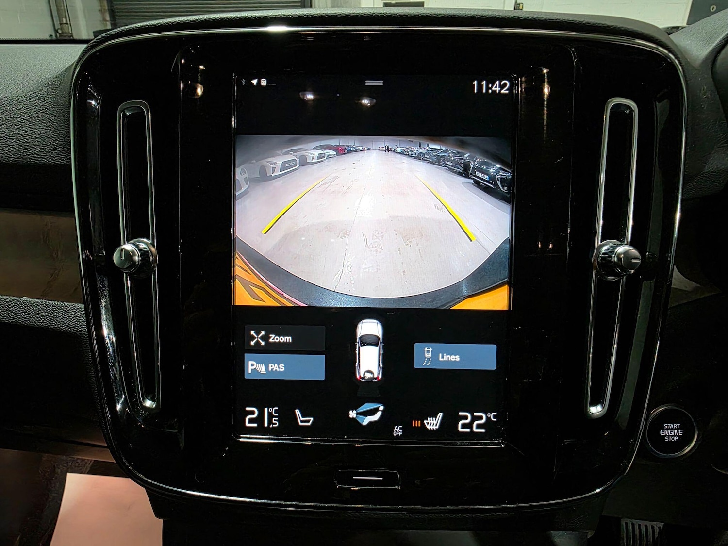 Used Volvo XC40 for sale - 76997440: Photo 10