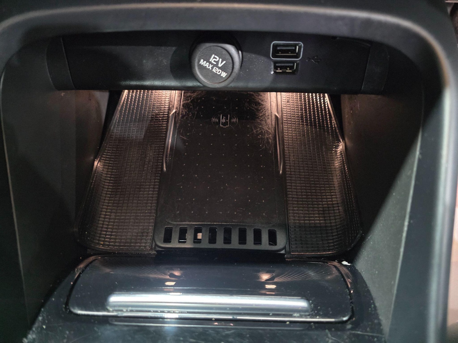 Used Volvo XC40 for sale - 76997440: Photo 12