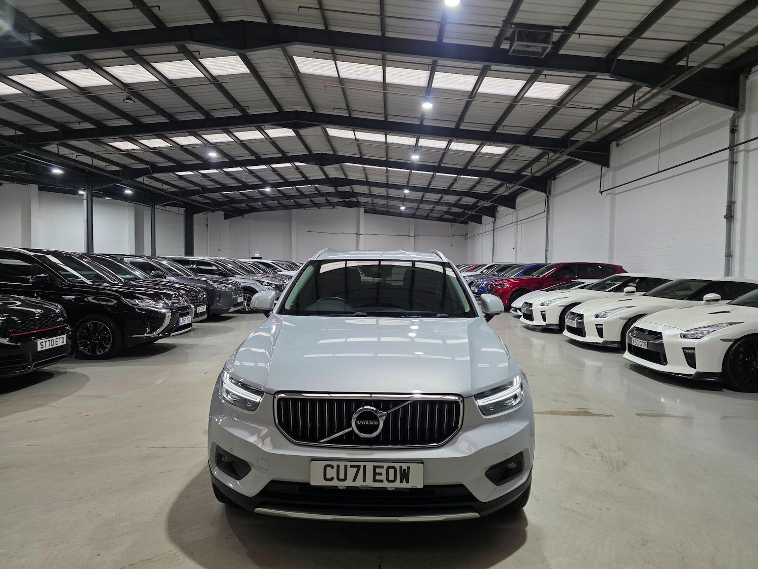 Used Volvo XC40 for sale - 76997440: Photo 2