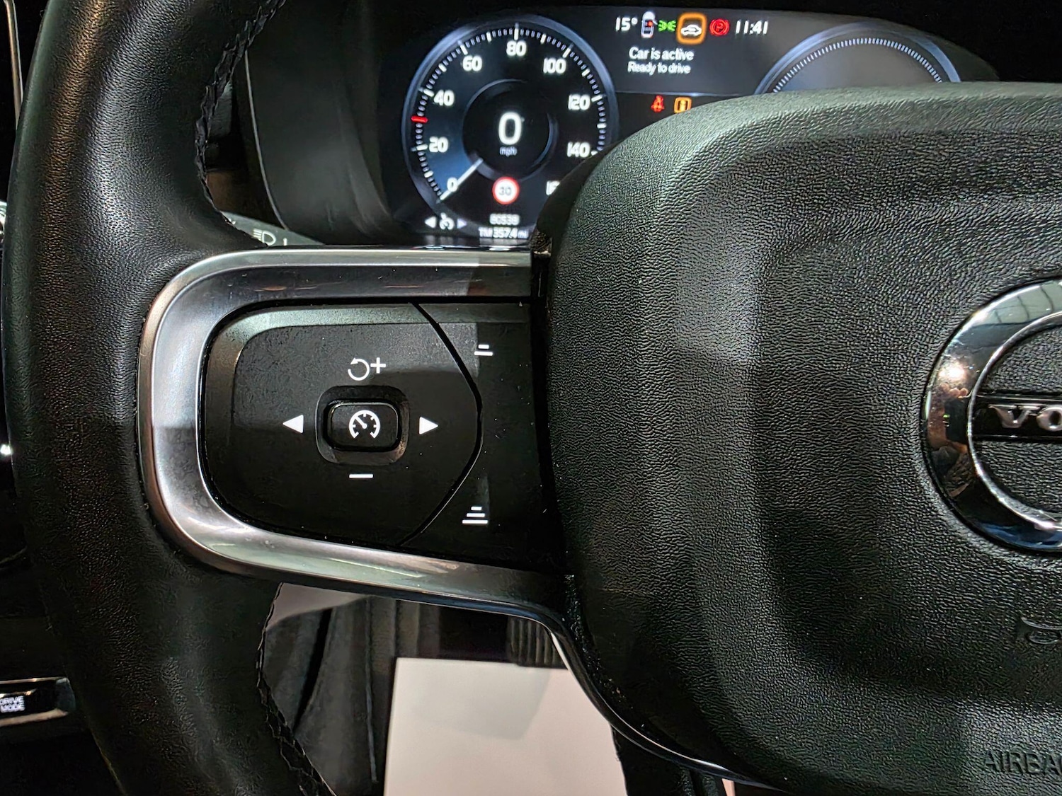 Used Volvo XC40 for sale - 76997440: Photo 22