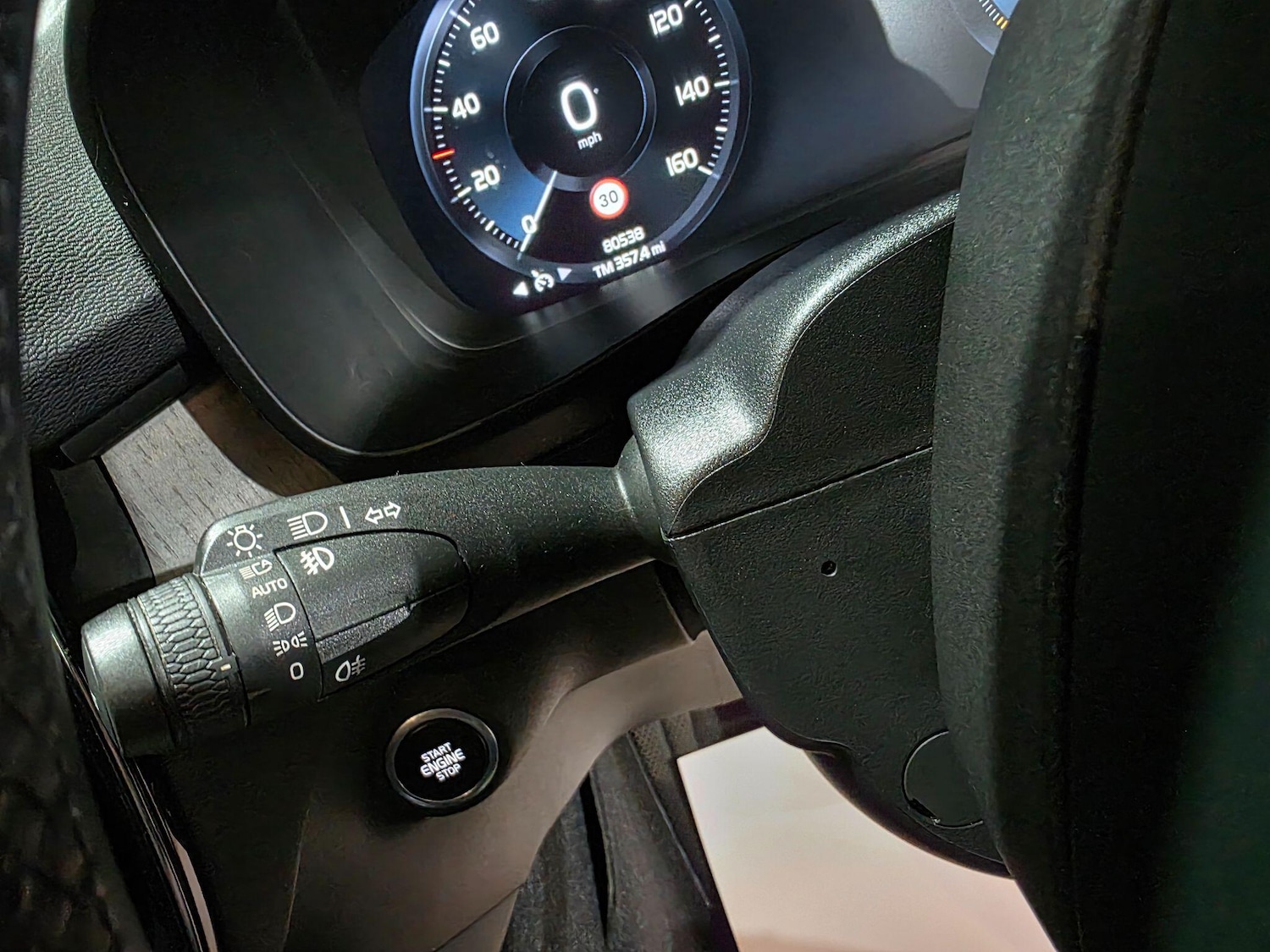 Used Volvo XC40 for sale - 76997440: Photo 24