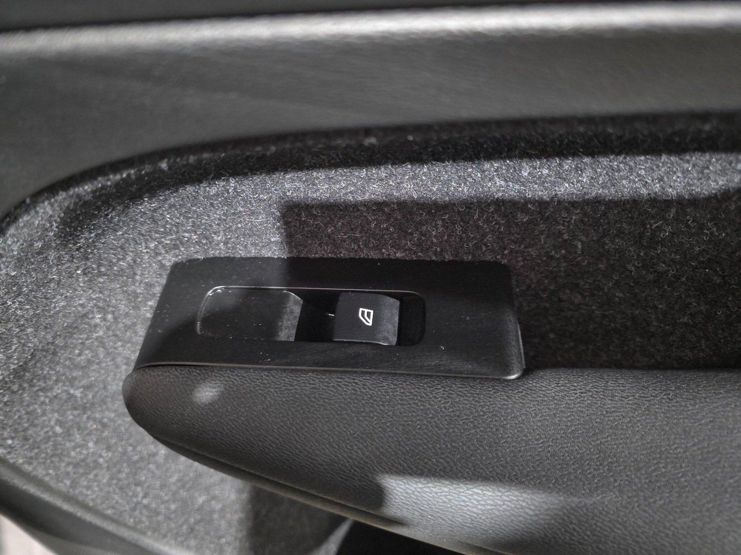 Used Volvo XC40 for sale - 76997440: Photo 27