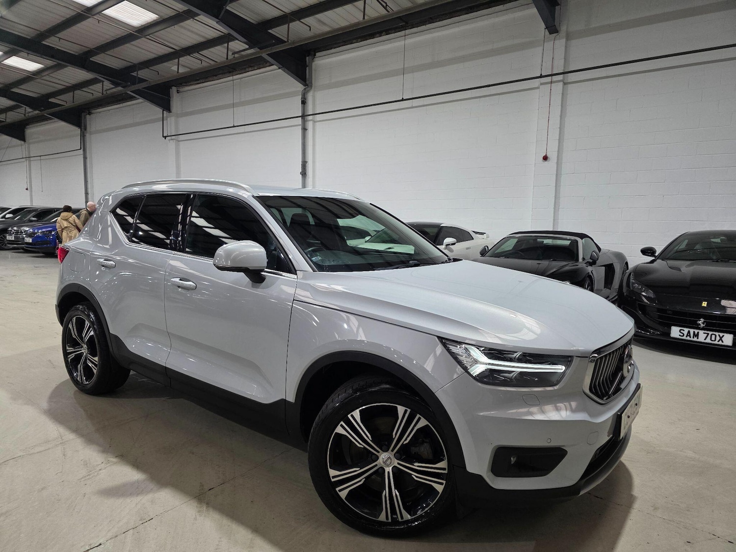 Used Volvo XC40 for sale - 76997440: Photo 3