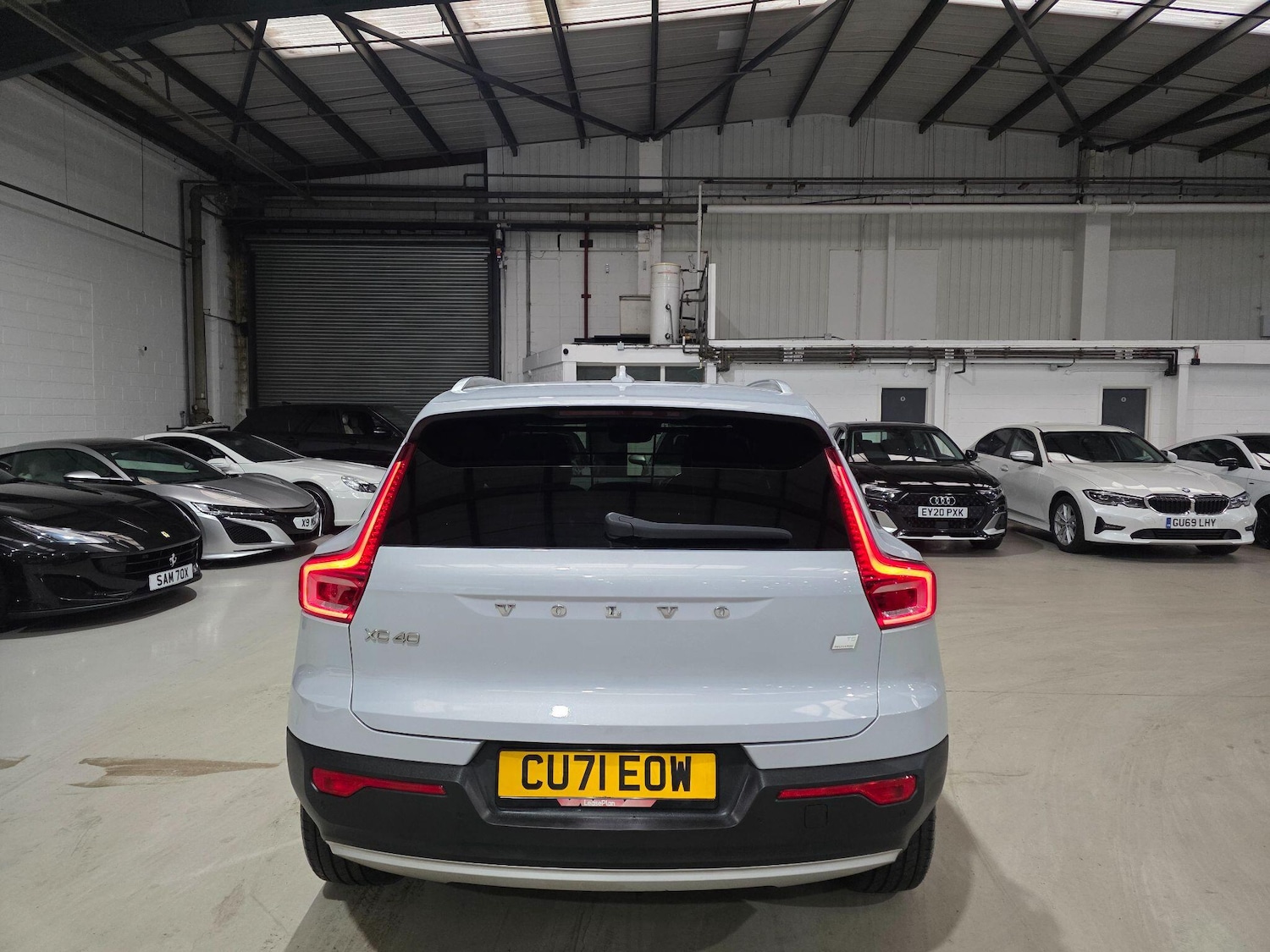Used Volvo XC40 for sale - 76997440: Photo 4